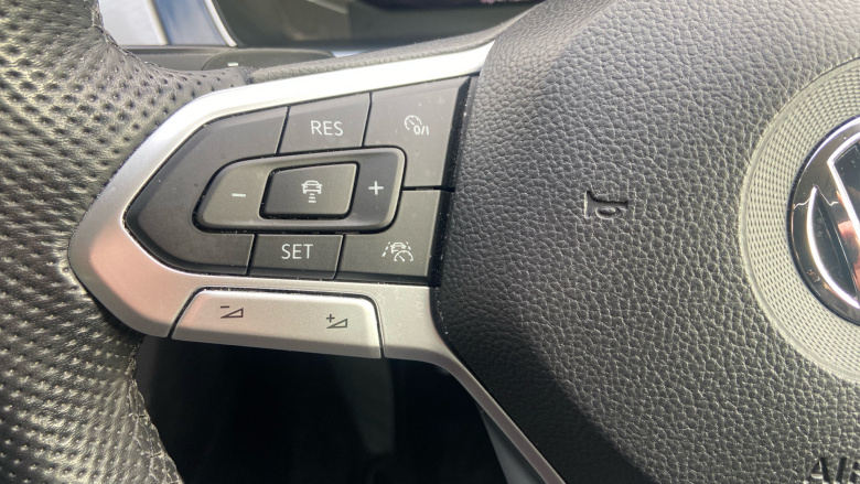 Volkswagen Passat 1.4 TSI PHEV GTE Advance 4dr DSG Saloon